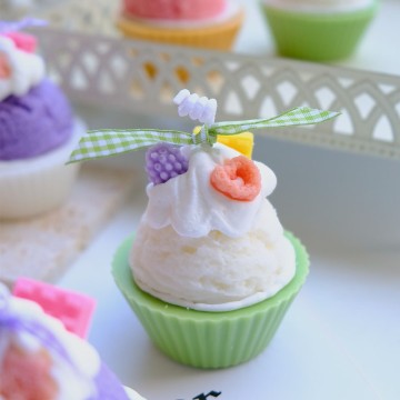 Dessert Shape Aromatherapy Candle Gift Box Lovely Romantic Female Gift