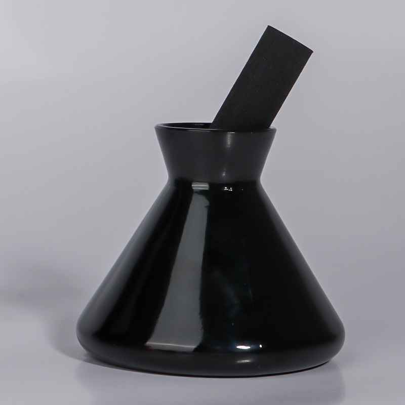 Trumpet perfume bottle glass empty bottle home decoration (2).jpg