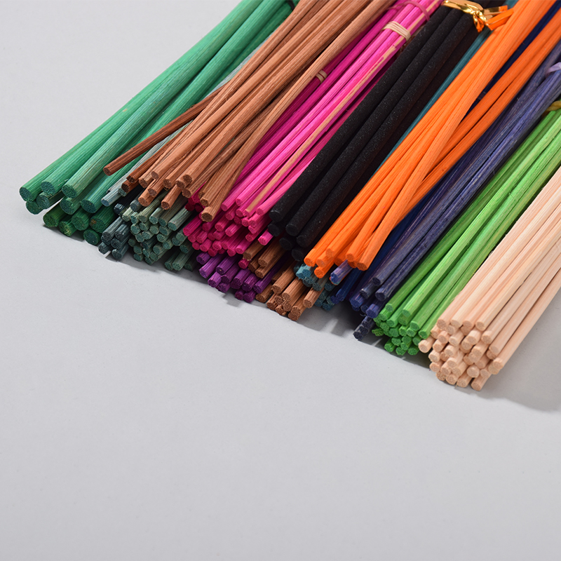 Colorful rattan sticks Fragrance Essential Scented Oil Reed Diffuser Stick (1).jpg